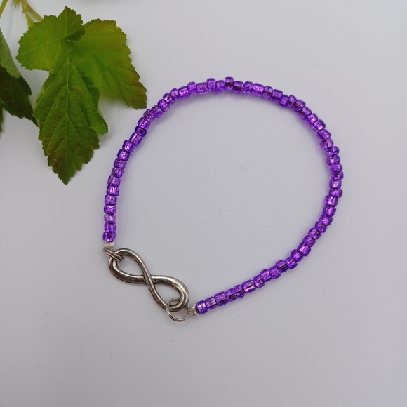 ✨️Handcrafted Infinity Stretch Bracelet - Picture 1 of 4